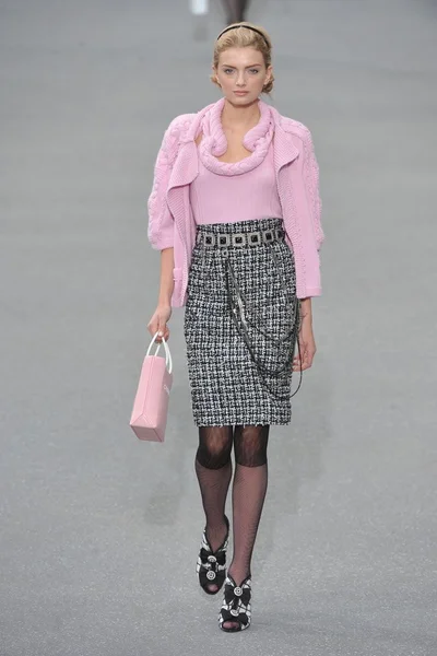 Look 12